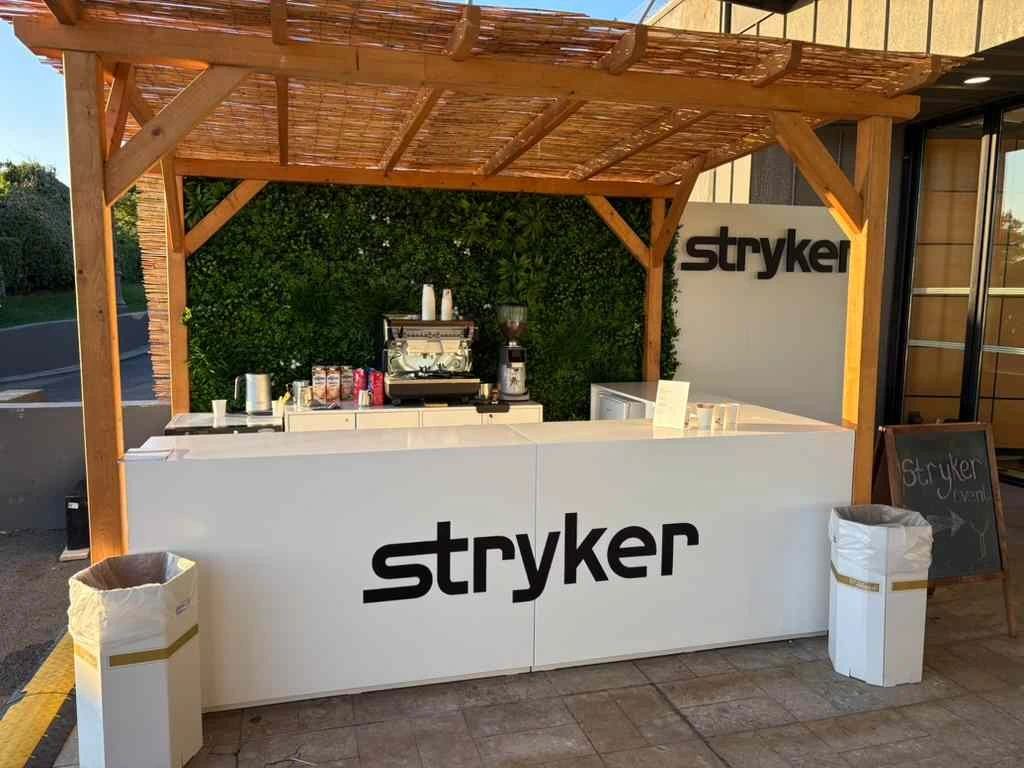 Salut un café stand Stryker